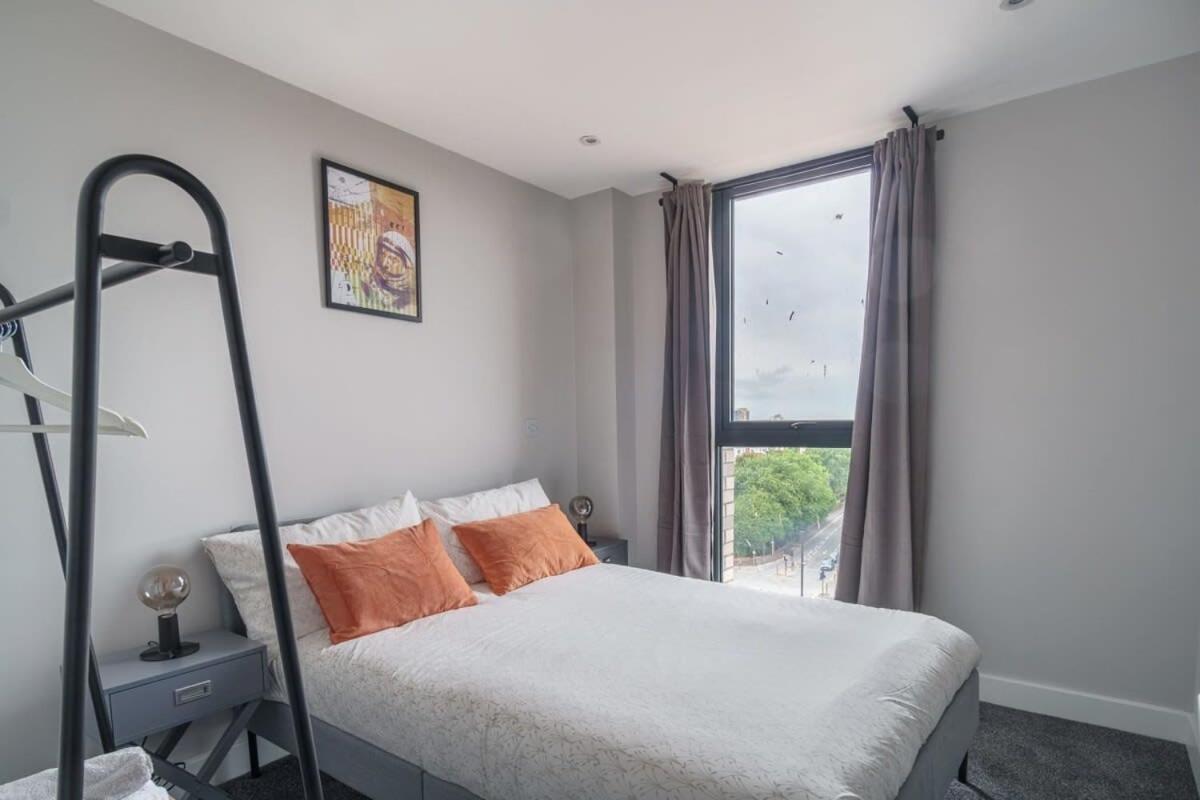 Fantastic 3 Bedroom Manchester Apartment Exterior foto