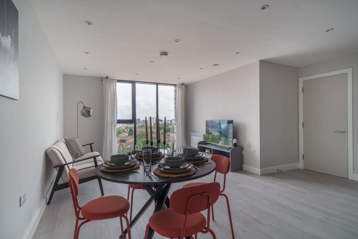 Fantastic 3 Bedroom Manchester Apartment Exterior foto